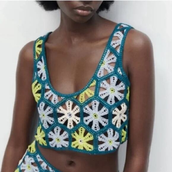 Zara Women's Multicolor Crochet Knit Flower Crop Tank Top Size Medium - Picture 1 of 4